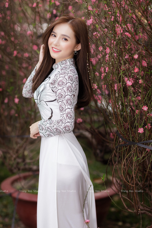 开云APP-欧洲杯战术创新：策略变革带来的惊喜，欧洲杯足球战术分析论文