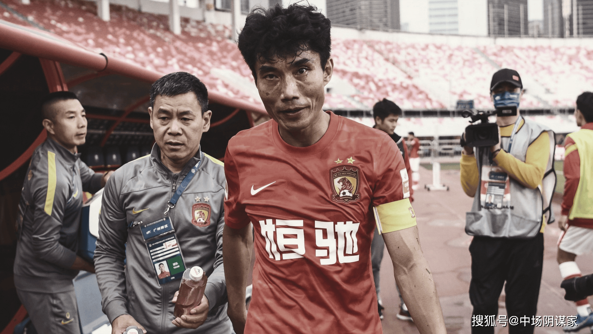 开云体育:郑智：担任青训教练，培养未来之星的简单介绍